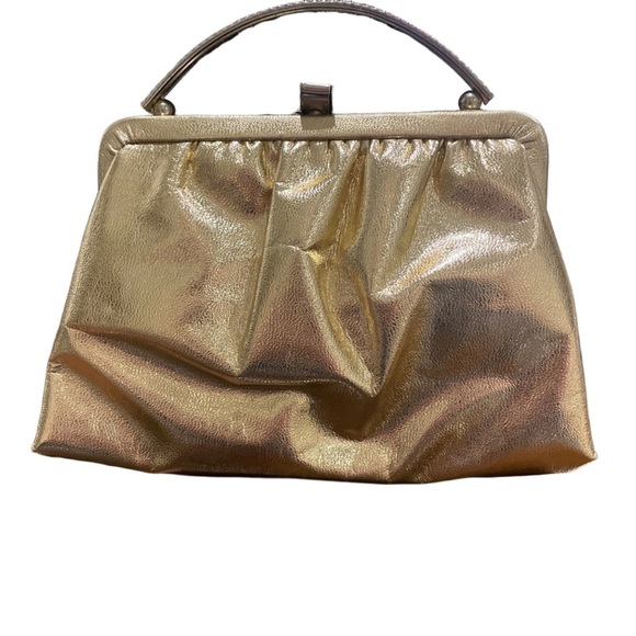 Handbags - Vintage evening bag unbranded.  Gold lame with a metal handle and kiss clasp P7